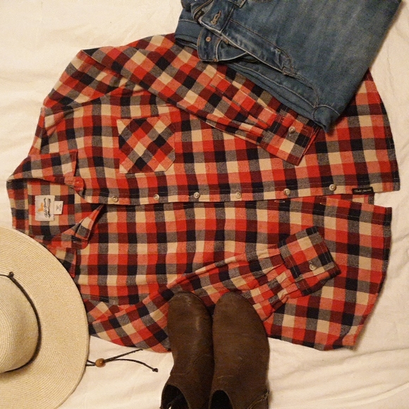 Field and Stream Flannel - Picture 2 of 6